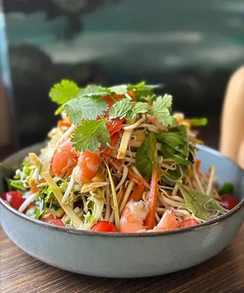 Salade fraîche composée restaurant Nomadia Sainte-Maxime